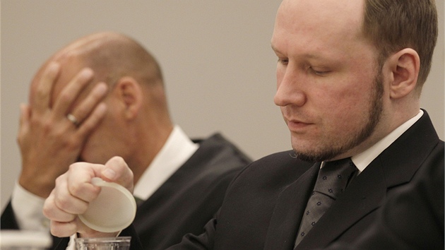 Anderse Breivika shledal norský soud vinným a uložil mu nejvyšší možný trest (24. srpna 2012)