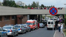 K vyklizenému IKEMU se sjeli kv�li nahlá�ené bomb� hasi�i, policisté i pyrotechnici.