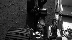 Sonda Curiosity fotografuje (20. srpna).