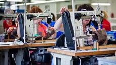 Ne skoní smna, je v továrn ivo.