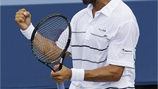 ANO! Americký tenista James Blake slaví úspěšný úder v utkání na US Open.