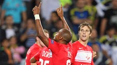 LIGA MISTRŮ SE BLÍŽÍ. Ari ze Spartak Moskva slaví gól proti Fenerbahce. 