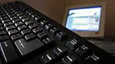 Karlovarský krajský úad má za chybu zaplatit miliony.