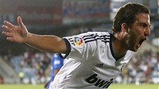 RADOSTNÝ EV STELCE. Gonzalo Higuaín z Realu Madrid se raduje z trefy proti