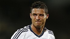 ZSTANE SMUTNÝ? Fotbalová veejnost je zvdavá, jak si Cristiano Ronaldo povede v sobotním utkání proti Seville a jak ho pijmou fanouci Realu Madrid.