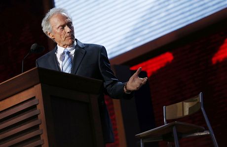 Clint Eastwood i v tiaosmdesáti letech chystá dalí filmy. Ilustraní foto