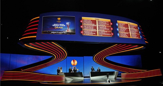 Losování základních skupin Evropské fotbalové ligy v Monaku.
