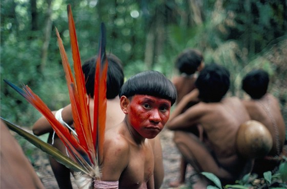 Indián z kmene Yanomami v Brazílii. Ilustraní snímek