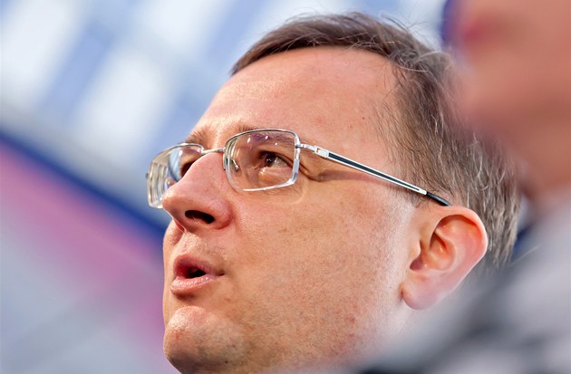 Premiér Petr Ne�as v��í, �e se s rebely z vlastní strany nakonec na schválení protideficitního balí�ku dohodne.