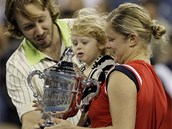 Kim Clijstersov s manelem a dcerou.