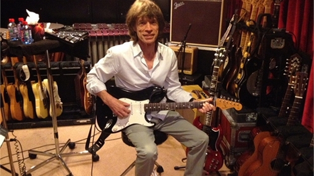 Fotografie, kterou 23. srpna 2012 zveejnil Jagger na svmu twitterovm tu, vyvolala spekulace, e kapela nahrv novou desku. 