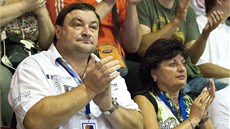 Vlivný �len �SSD na Chomutovsku Roman Houska na basketbalovém utkání se svou