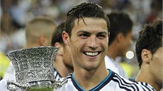 MADRIDSKÁ RADOST. Cristiano Ronaldo z Realu Madrid se raduje ze zisku