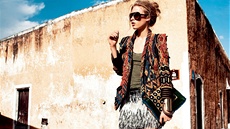 Pokud chcete upoutat svoje okolí, tohle je ten pravý outfit. Sukn� s t�ásn�mi...