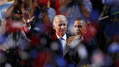 Prezident Barack Obama a viceprezident Joe Biden na demokratickém sjezdu v