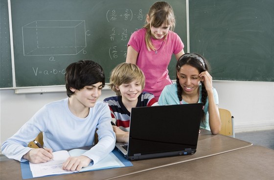 Školáci chtějí výuku na laptopech a více tělocviku