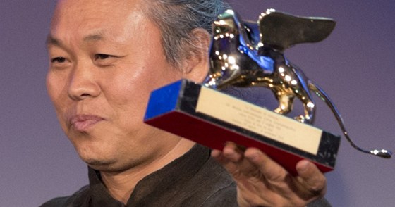 Jihokorejský reisér Kim Ki-duk se Zlatým lvem za film Pieta
