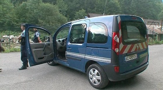 Neznámý útoník vradil u alpského jezera Annecy (6. záí 2012)