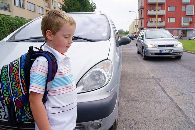 Řidiči, pozor, školáci vyrazí v pondělí do ulic. S prvňákem cestu natrénujte