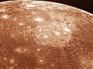 Obrovský kráter Valhalla na Jupiterov msíci Callisto je jedním z objev...