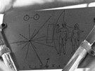 Plaketa umístná na sond Pioneer 10