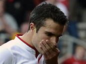 TO SNAD NE... Robin van Persie prv nedal penaltu a jeho Manchester United dl