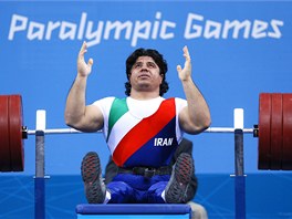 Íránský vzpra Majid Farzin získal paralympijské zlato po zdolání 82,5...