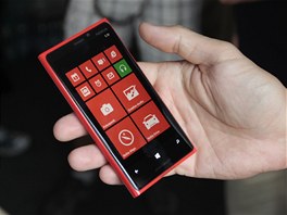 Nokia Lumia 920 - erven verze