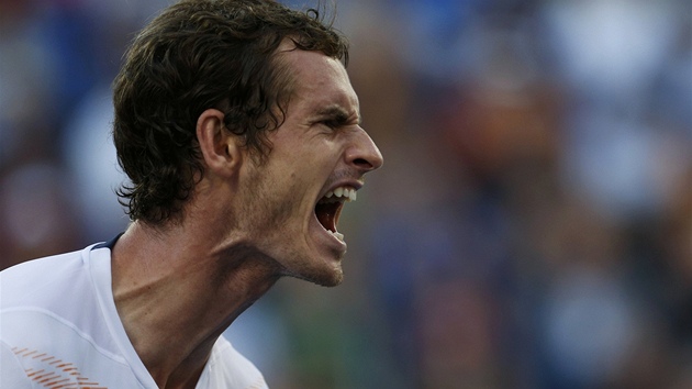 ANO! Andy Murray se raduje bhem osmifinle US Open.