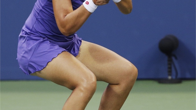 VELK SNAHA. Marion Bartoliov porazila ve tvrtm kole US Open eskou tenistku Petru Kvitovou.