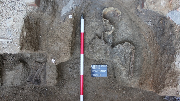 Archeologov objevili na mst starho pohebit v Liberci kostry star a 400 let.