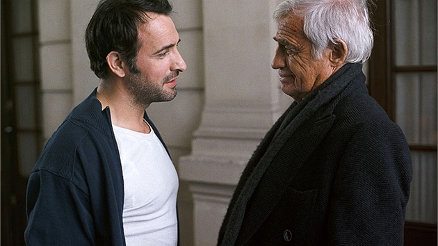 Jean-Paul Belmondo a Jean Dujardin ve filmu Muž a jeho pes (2008)