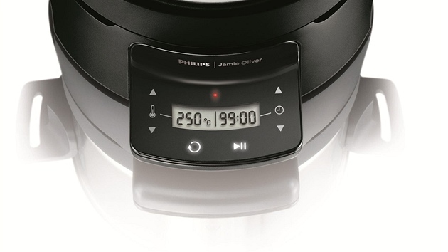 Homecooker lze nastavit a na teplotu 250 stup, asov spna  je limitovn 99 minutami.