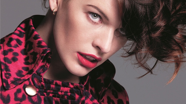 Modelka a hereka Milla Jovovichov navrhla podzimn kolekci pro znaku Marella.