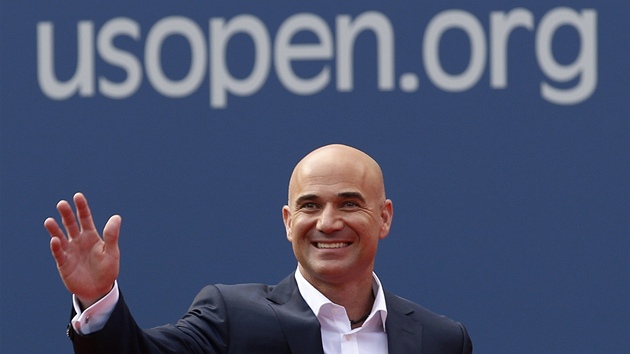 AMERICK HRDINA. U je to oficiln: Andre Agassi vstupuje mezi legendy US Open.