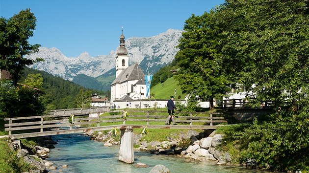 Kostelk v Ramsau je populrnm objektem fotograf.