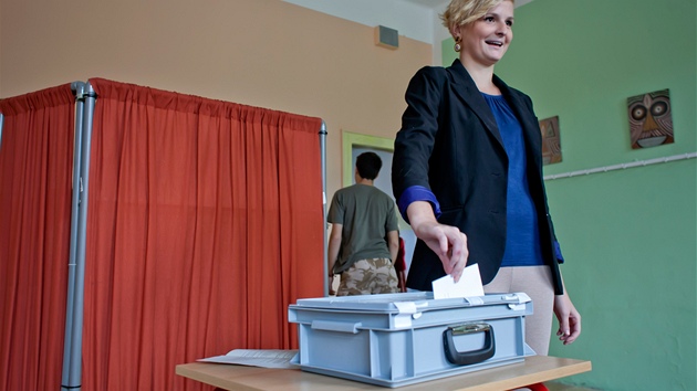 Na Gymnziu Frantika Palackho v Neratovicch se uskutenily studentsk volby (6. z 2012, Praha).