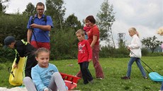 D�ti se prohán�ly na dvacetimetrové sn�hové dráze.