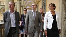 Zleva éf Moravské galerie v Brn Marek Pokorný, hejtman Michal Haek a