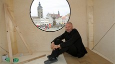 D�ev�ná budka na �ty�ech vysokých nohách s obytnou plochou 6,25 metru