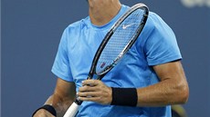 TAKHLE NE! Tomá Berdych ve tvrtfinále US OPen proti Rogeru Federerovi.