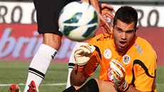 �ISTÉ KONTO NEUDR�EL. Hradecký branká� Tomá� Koubek na Letné jednou inkasoval a