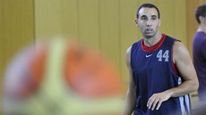 Milan Pavkovi� na tréninku basketbalového Nymburka.
