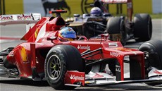 JÍZDA PRO TŘETÍ MÍSTO. Fernando Alonso během Velké ceny Itálie na okruhu v...