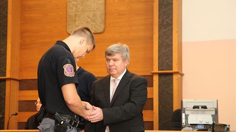 Jaroslav Barták u praského mstského soudu (11. 9. 2012)