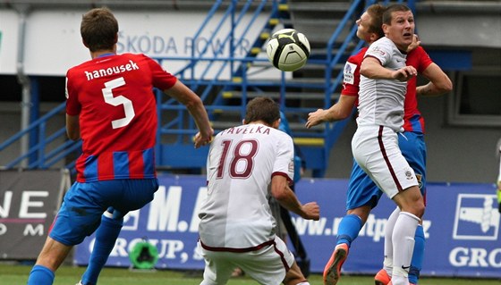 Plze versus Sparta. Podzimní duel vyhráli Plzetí 1:0 gólem z nafilmované penalty.