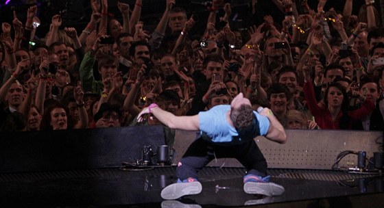 MTV 2011 - Chris Martin z Coldplay pi zahájení slavnostního udílení cen