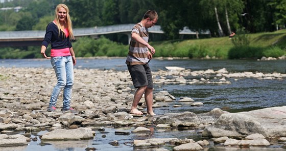 Vody ubývá i v Ostravici ve Frýdku-Místku, ale na jiných tocích na