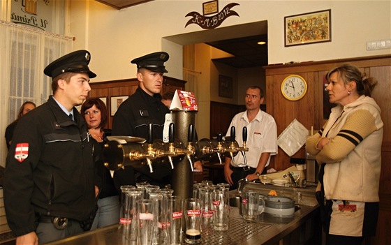 Policie kontroluje zákaz prodeje alkoholu v brnnské restauraci U Prim (14.