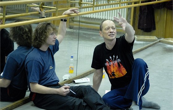 Choreograf Libor Vaculík (vpravo) vytváí opt baletní titul pro Plze. Na